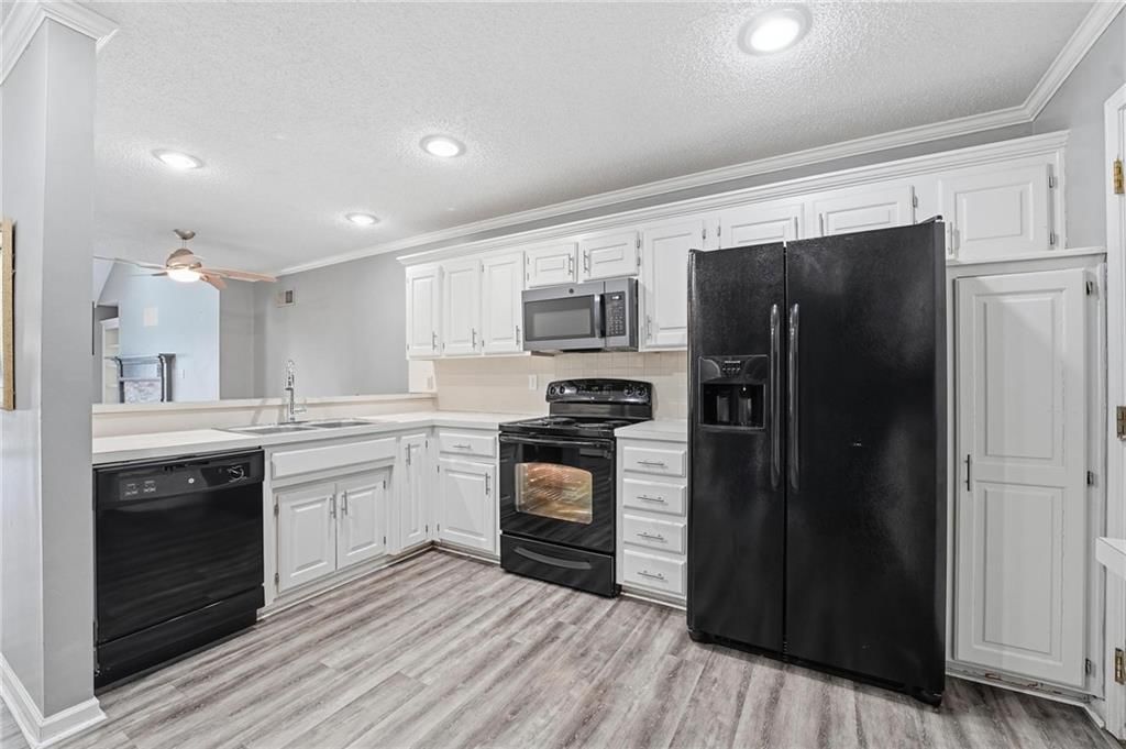 212 E Hansen Court — photo 7