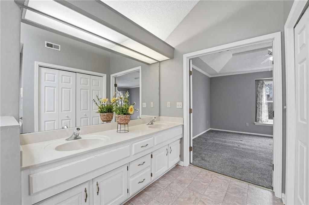 212 E Hansen Court — photo 14