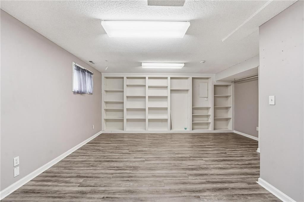 212 E Hansen Court — photo 25