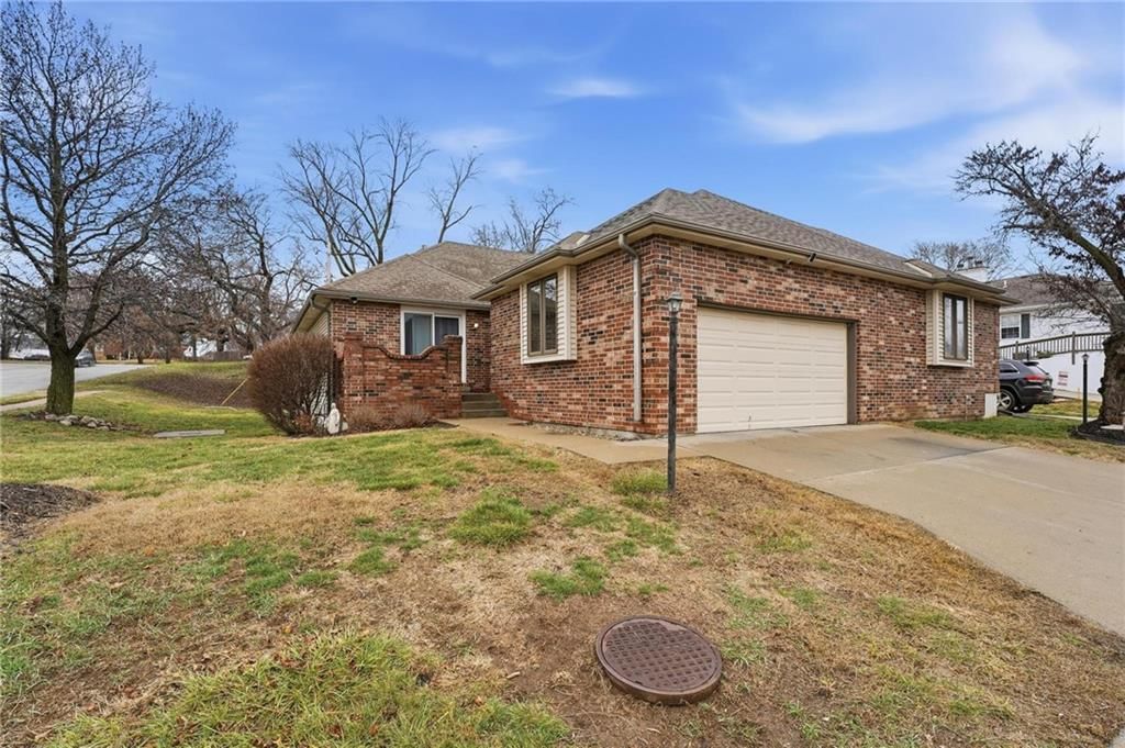 212 E Hansen Court — photo 37