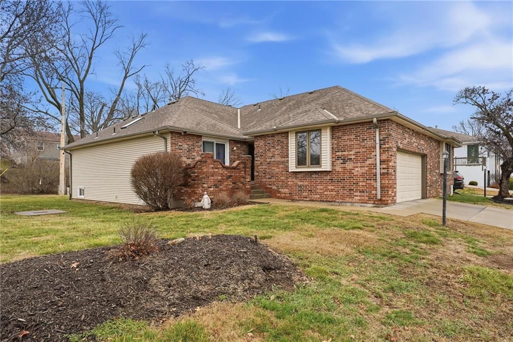 212 E Hansen Court — photo 39