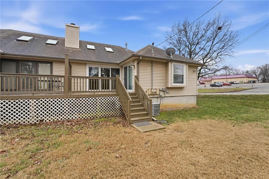 212 E Hansen Court — photo 42
