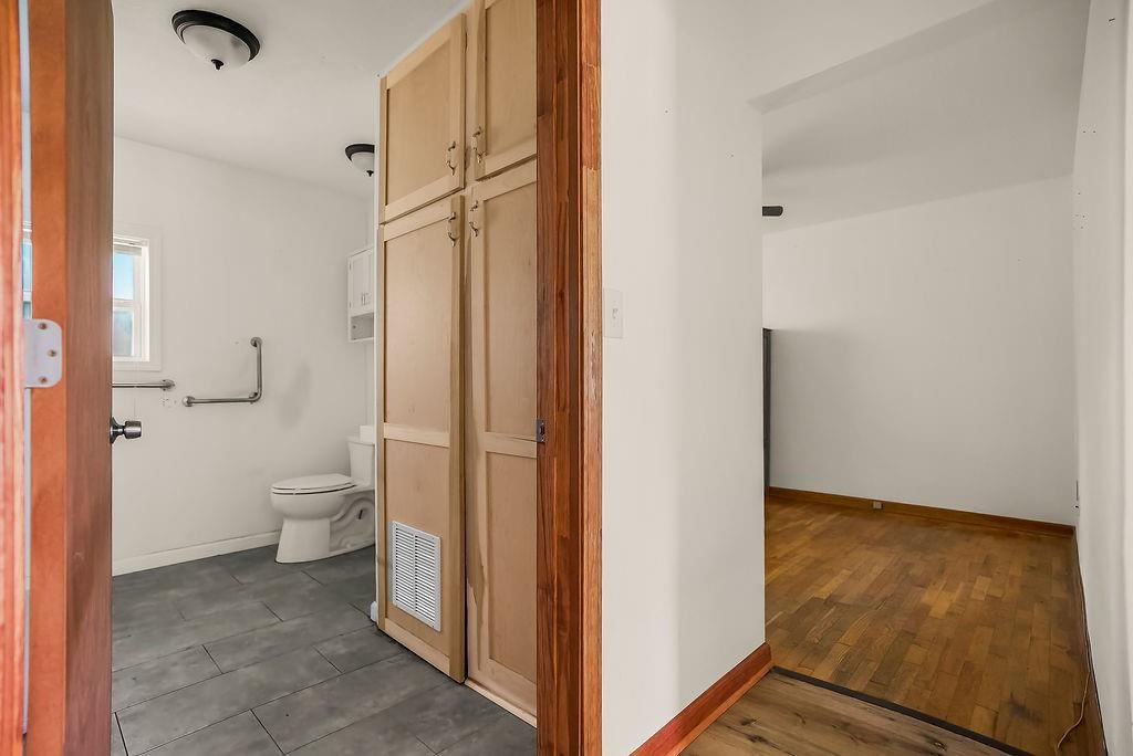 104 W Park Street — photo 19