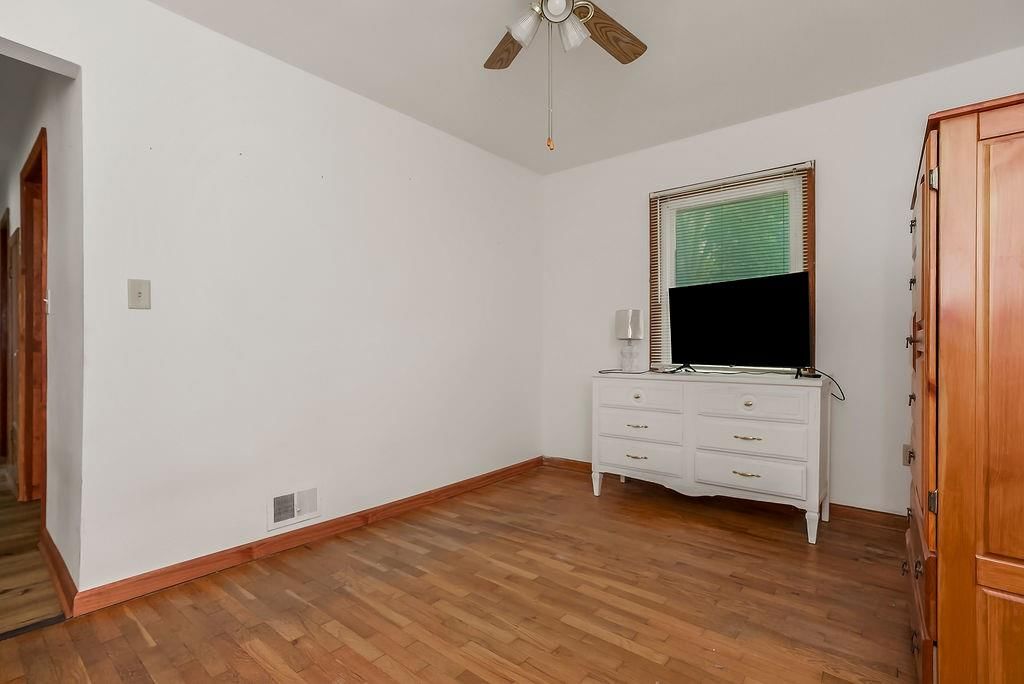 104 W Park Street — photo 21