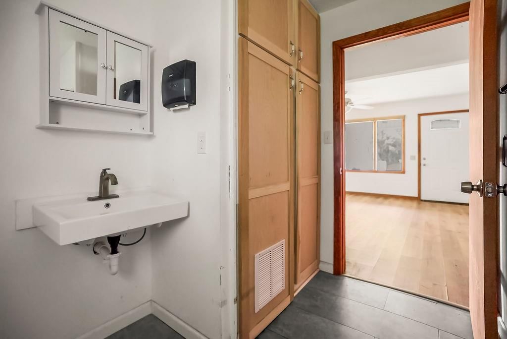 104 W Park Street — photo 23