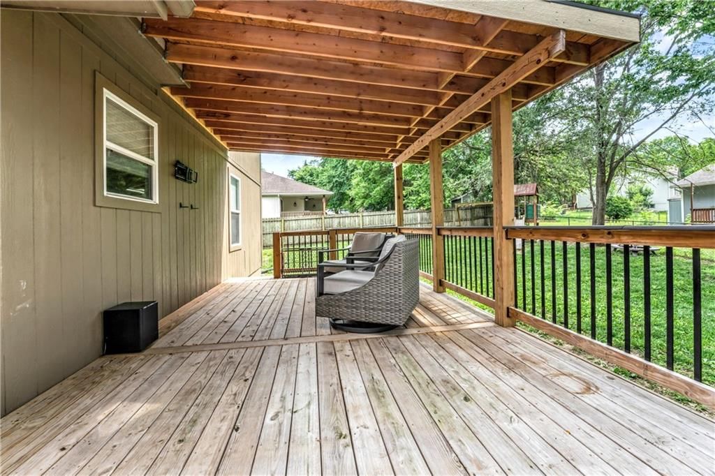1409 Russell Road — photo 32