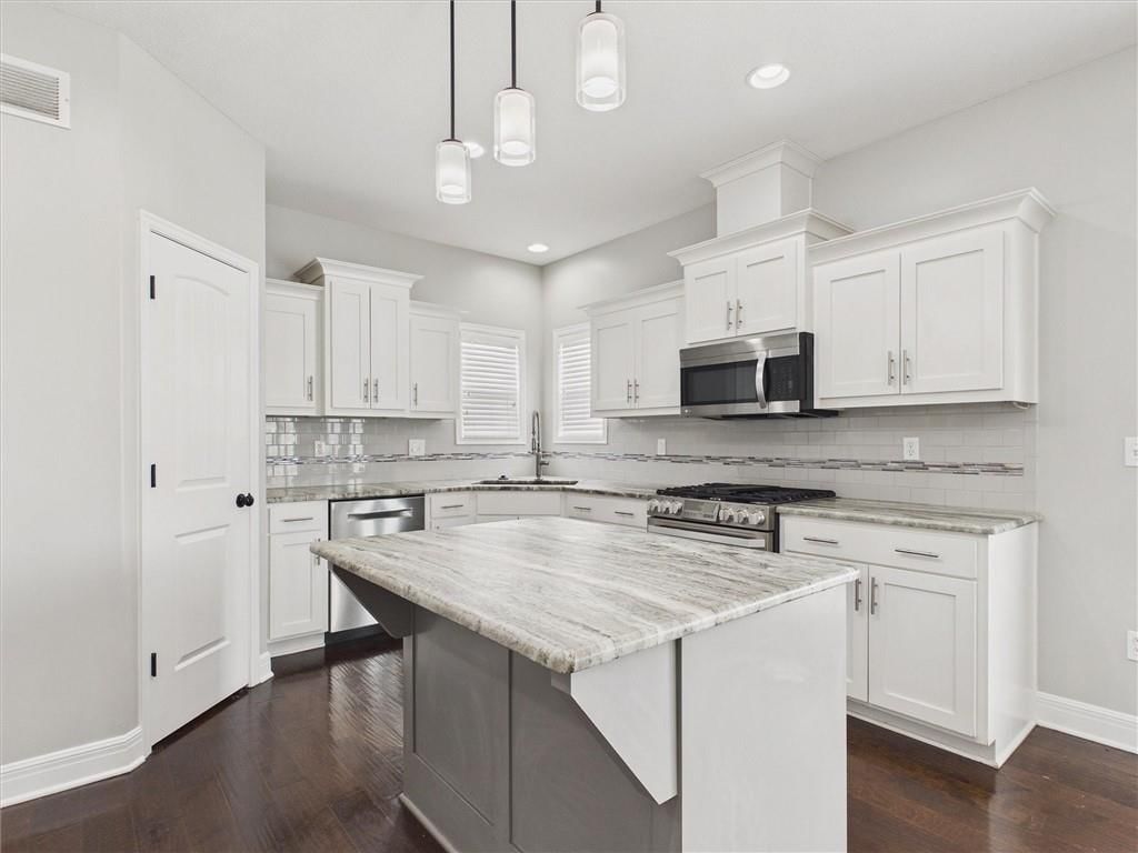 1010 Clayton Drive — photo 12