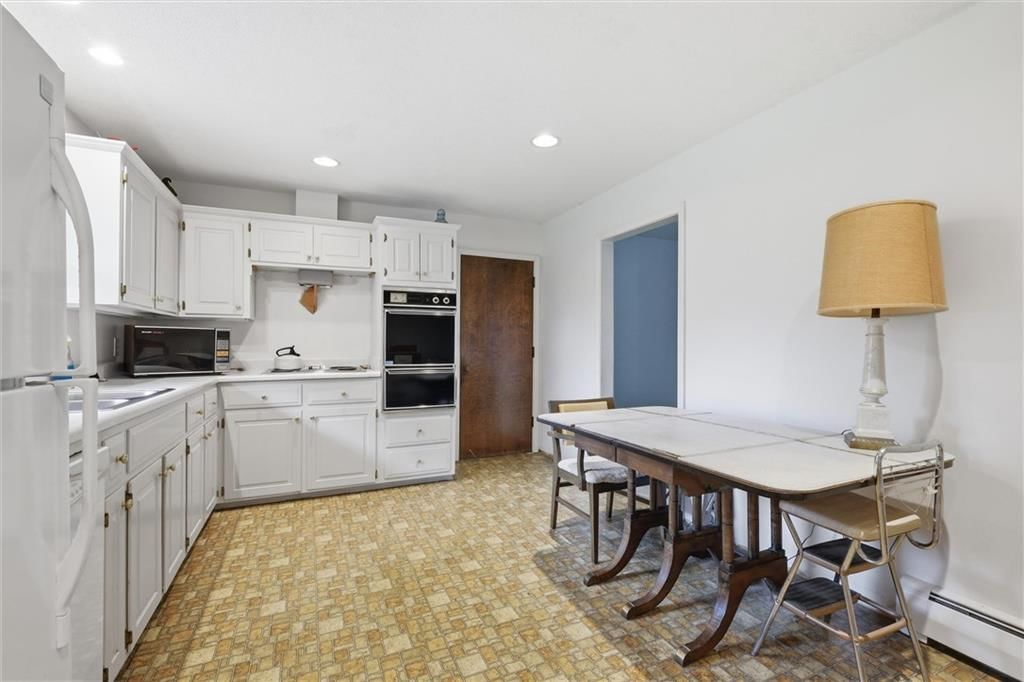 610 E 107th Terrace — photo 14