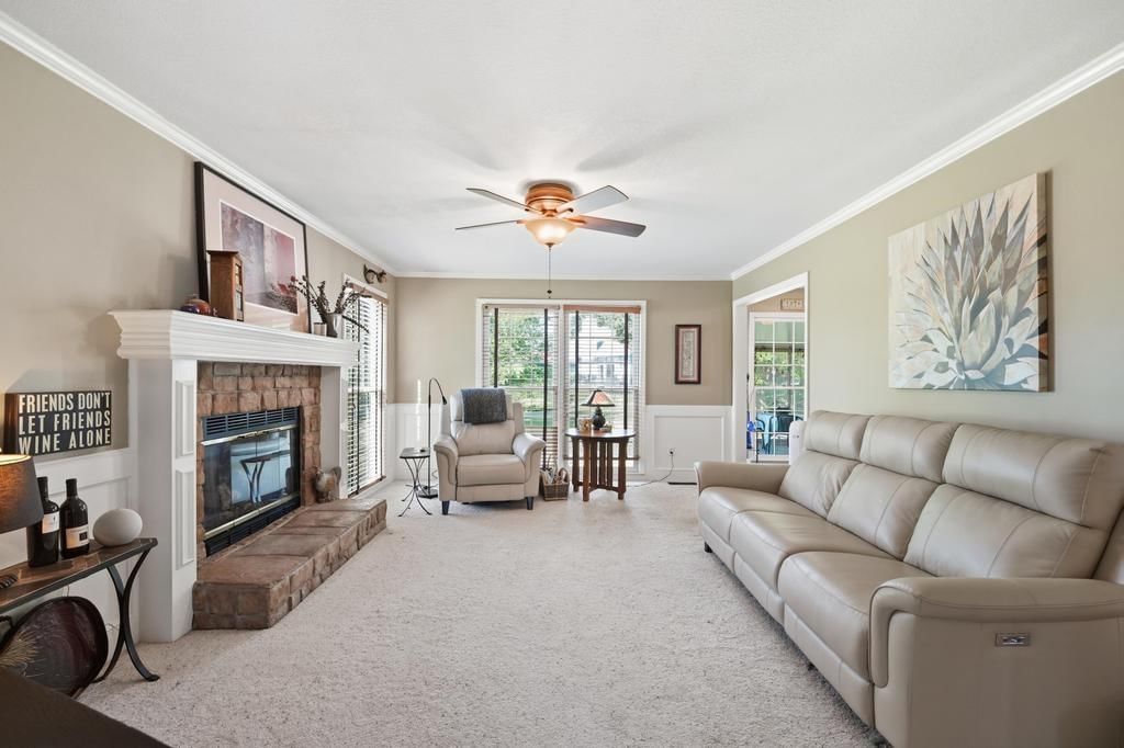 15804 Woodson Street — photo 8