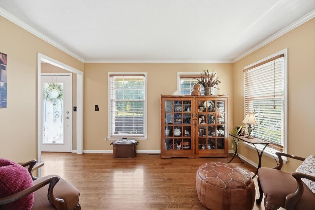 15804 Woodson Street — photo 12