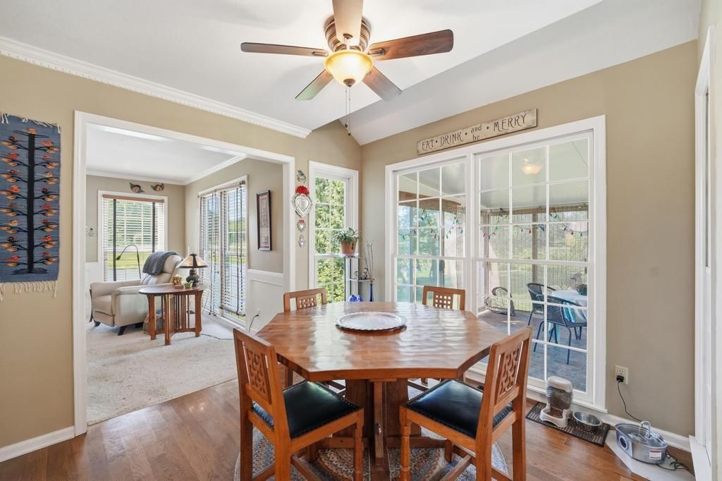 15804 Woodson Street — photo 20