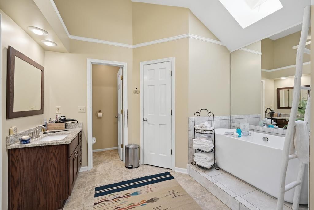 15804 Woodson Street — photo 32