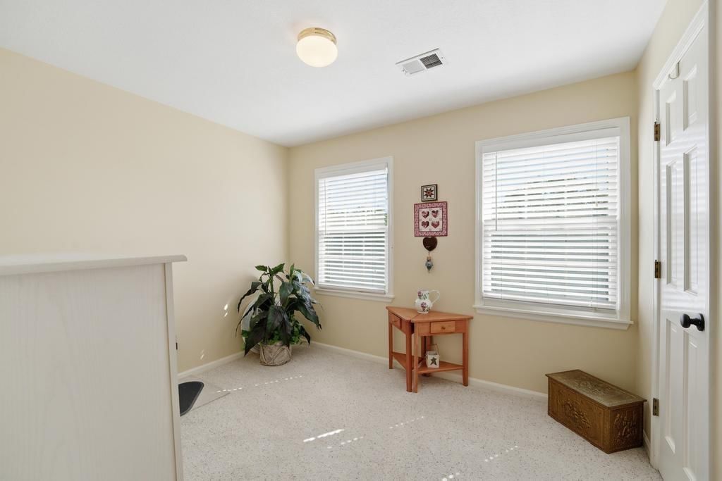 15804 Woodson Street — photo 33