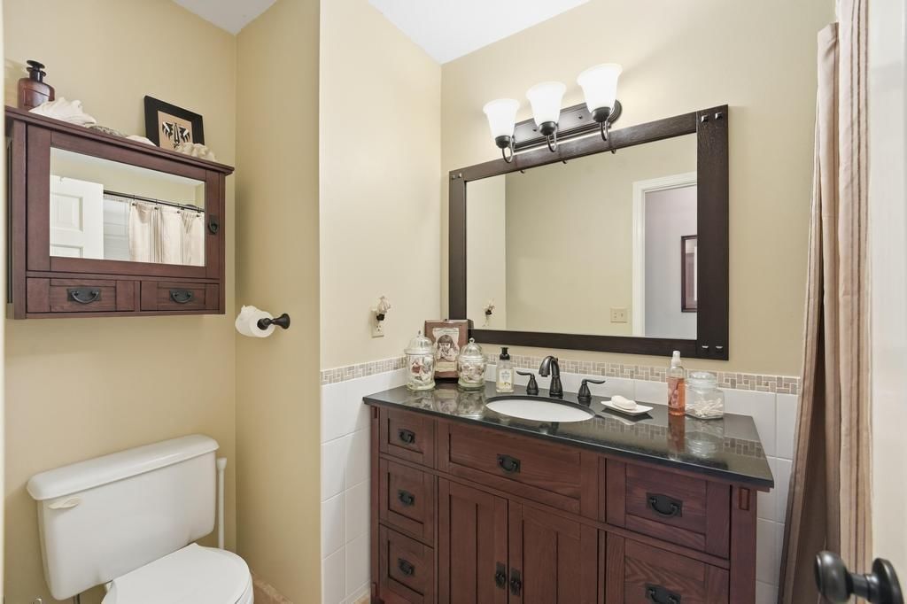 15804 Woodson Street — photo 37