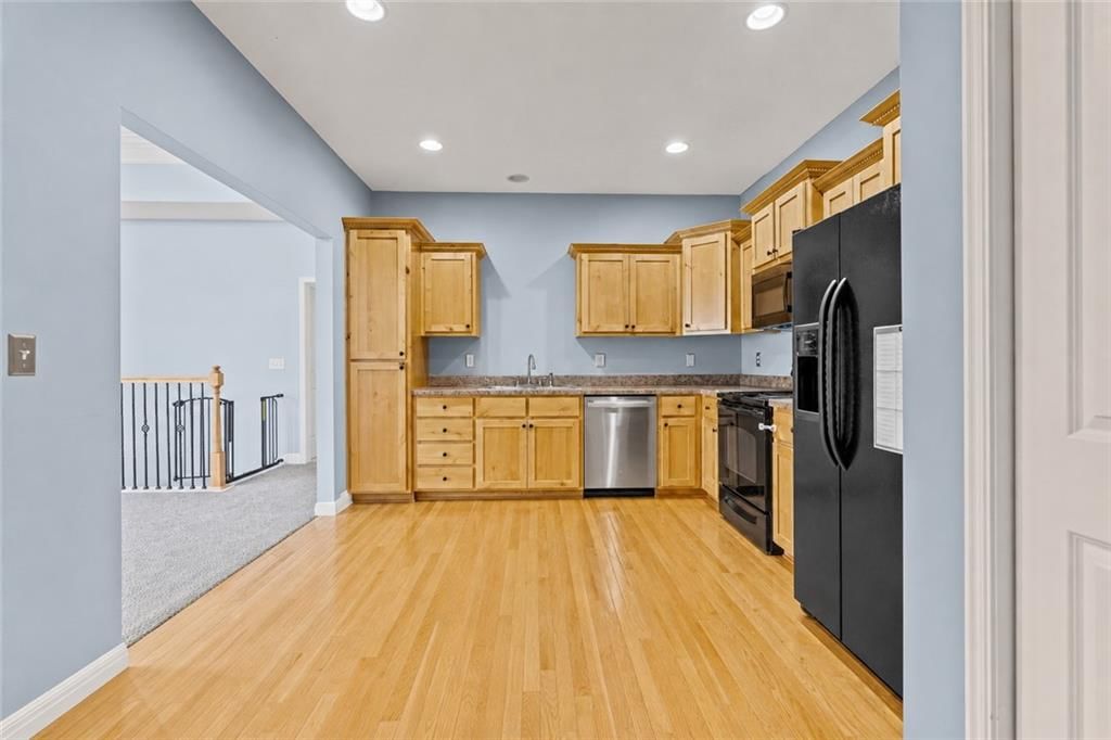 163 Warner Avenue — photo 9