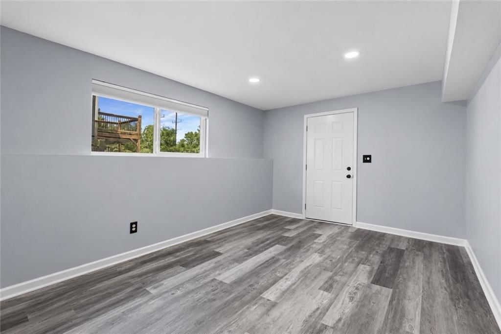 163 Warner Avenue — photo 19