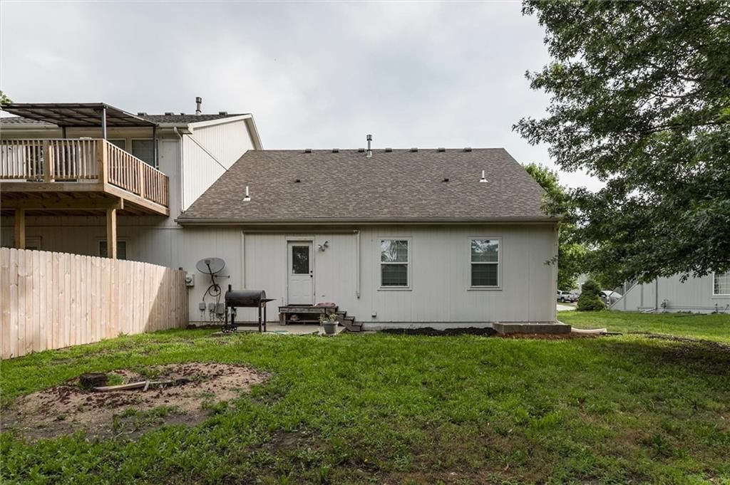 22615 W 76th Terrace — photo 27