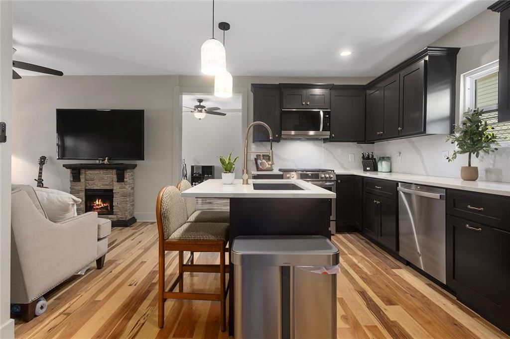 528 N White Avenue — photo 7