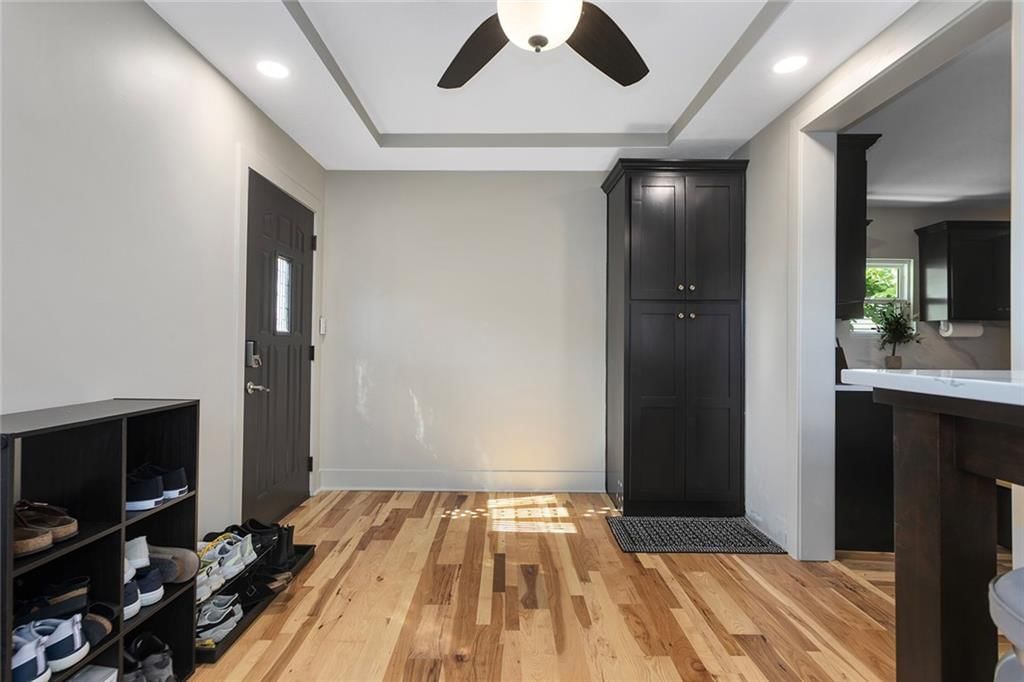 528 N White Avenue — photo 16