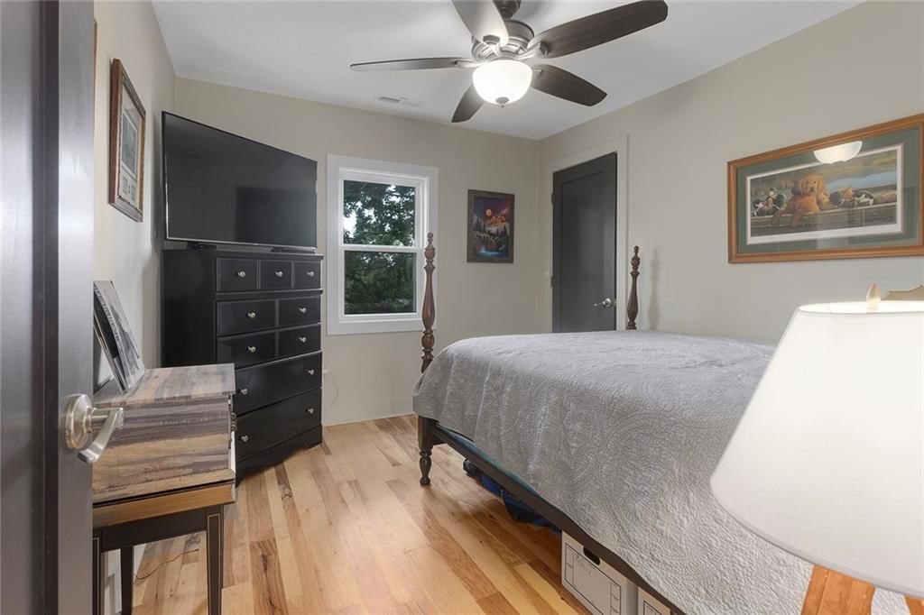 528 N White Avenue — photo 22