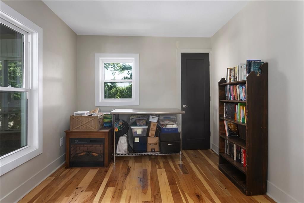 528 N White Avenue — photo 23
