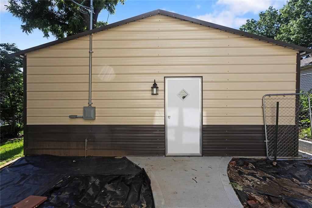 528 N White Avenue — photo 40