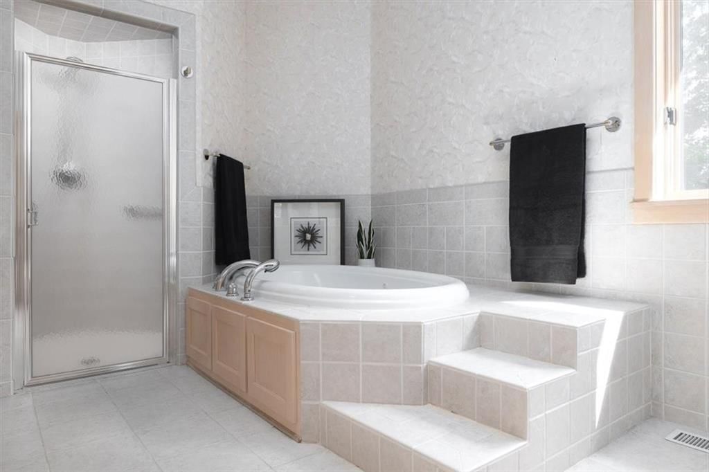 1825 Castle Pine Court — photo 14