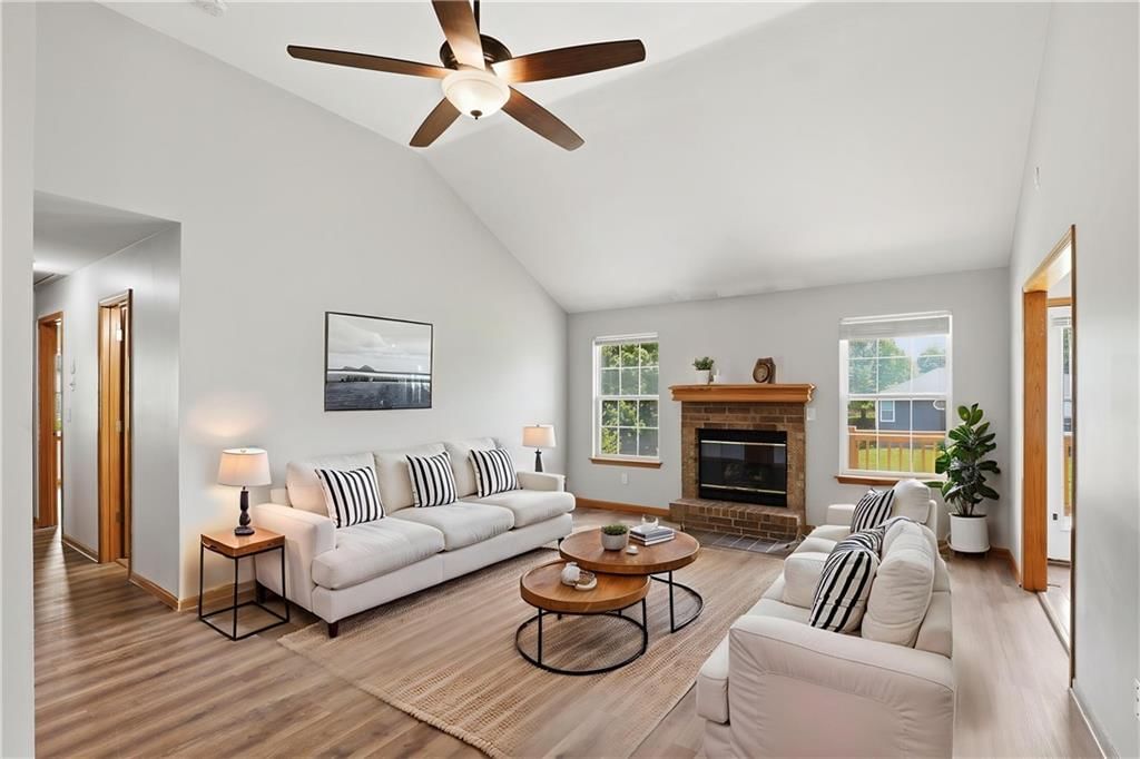 901 SW Foxtail Drive — photo 3