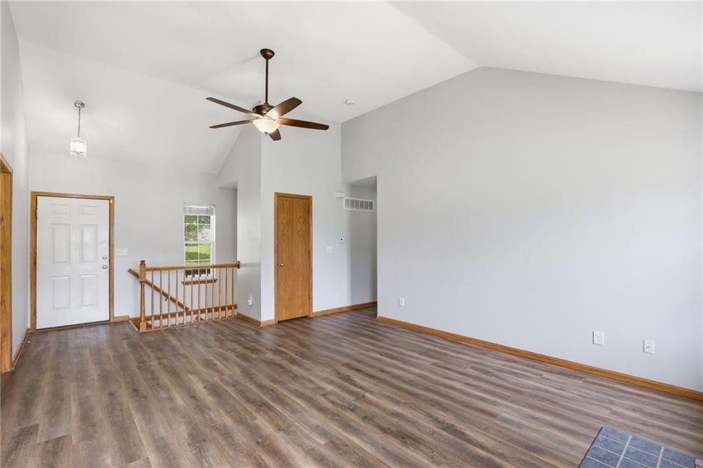 901 SW Foxtail Drive — photo 8