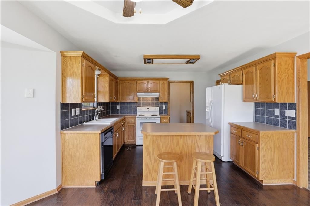 901 SW Foxtail Drive — photo 16