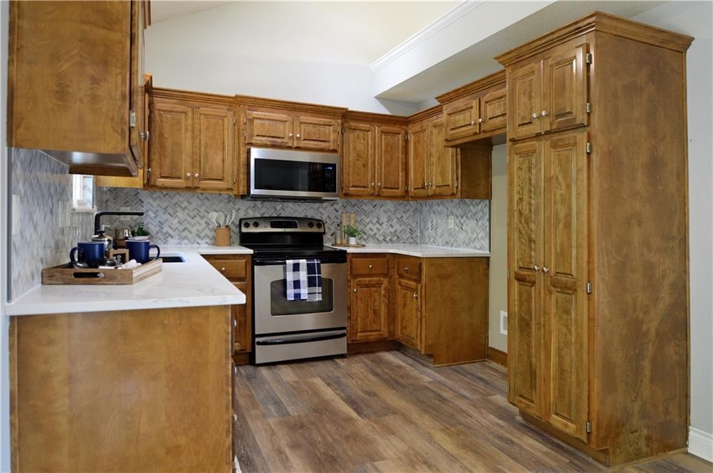 1409 NW NICHOLAS Drive — photo 9