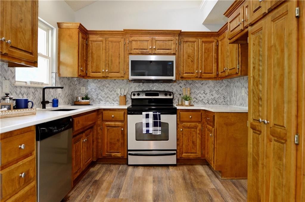 1409 NW NICHOLAS Drive — photo 11