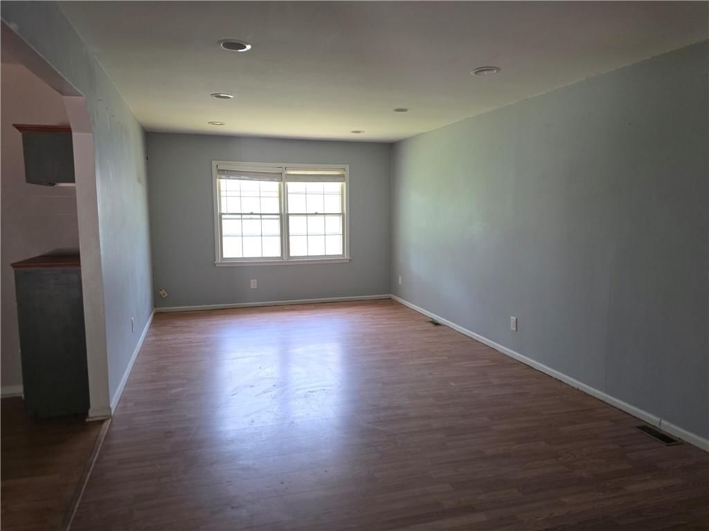 1601 S Maple Street — photo 2