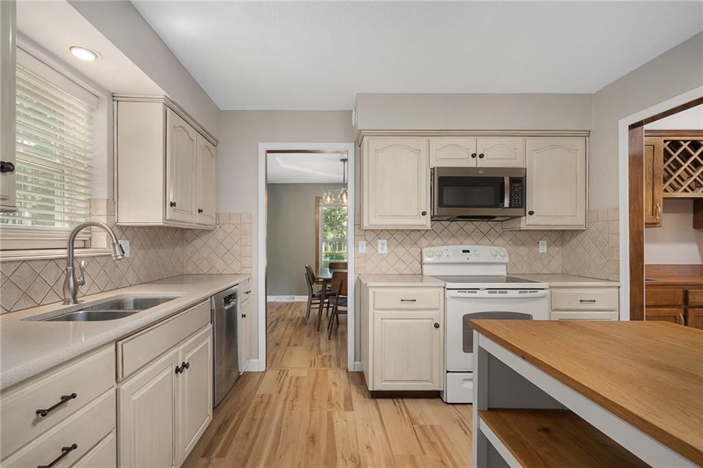 7335 Monrovia Street — photo 18
