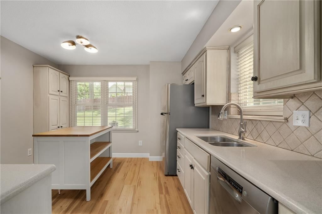 7335 Monrovia Street — photo 20