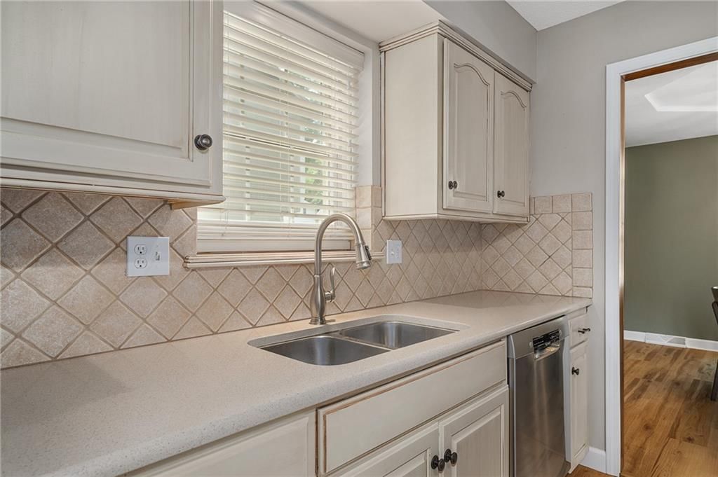7335 Monrovia Street — photo 22