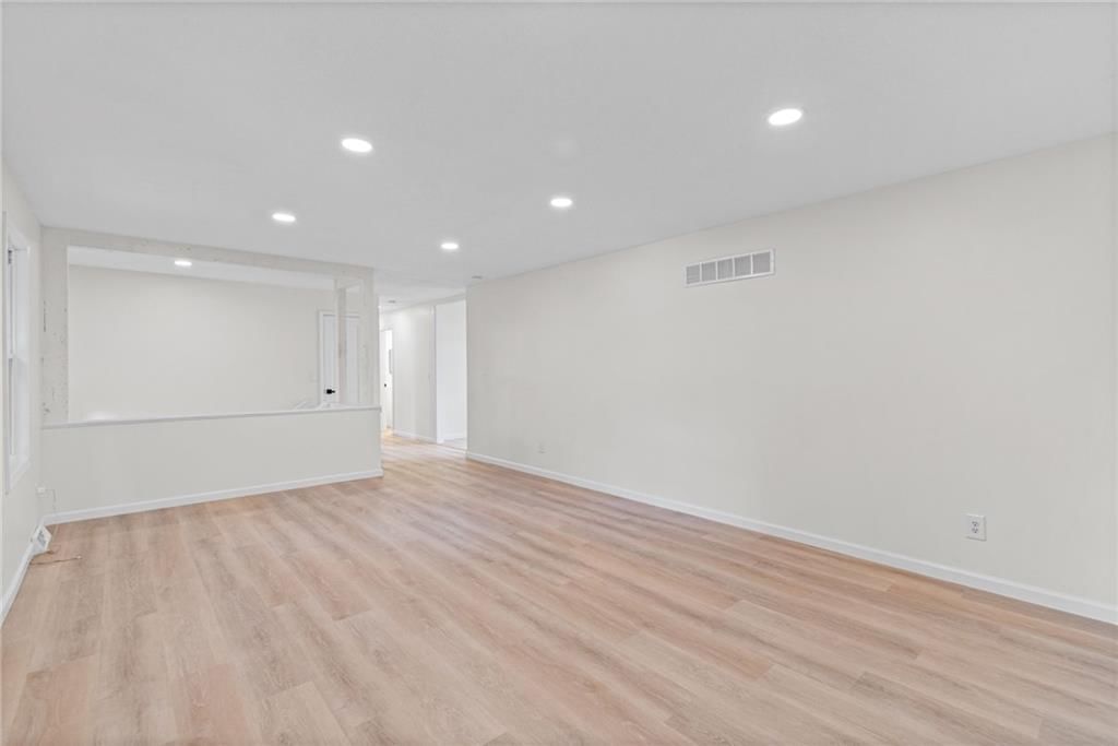 900 Goodrich Drive — photo 6