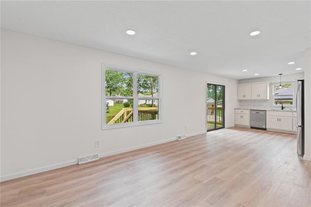 900 Goodrich Drive — photo 7