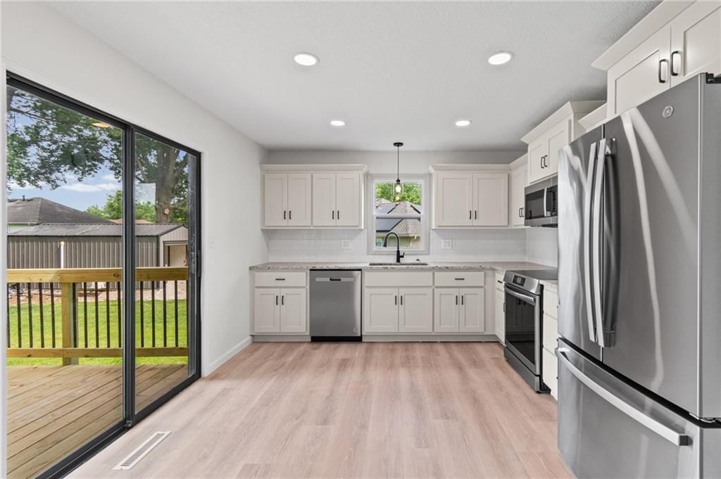 900 Goodrich Drive — photo 10