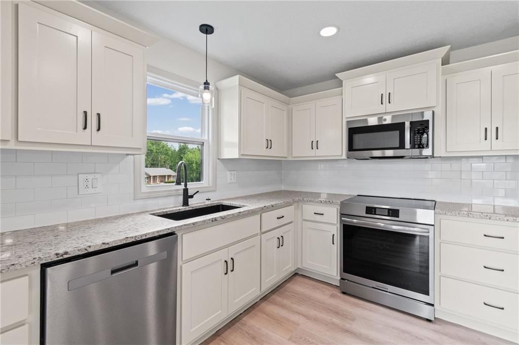 900 Goodrich Drive — photo 11