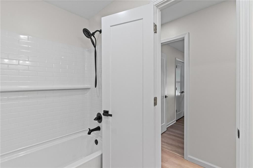 900 Goodrich Drive — photo 16