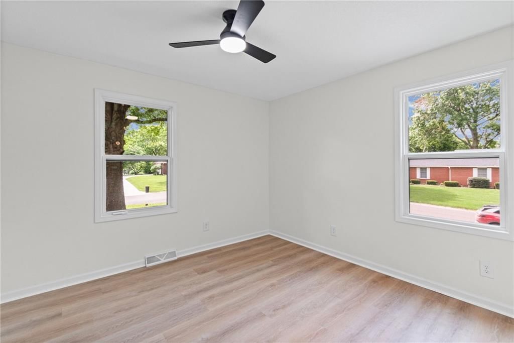 900 Goodrich Drive — photo 17