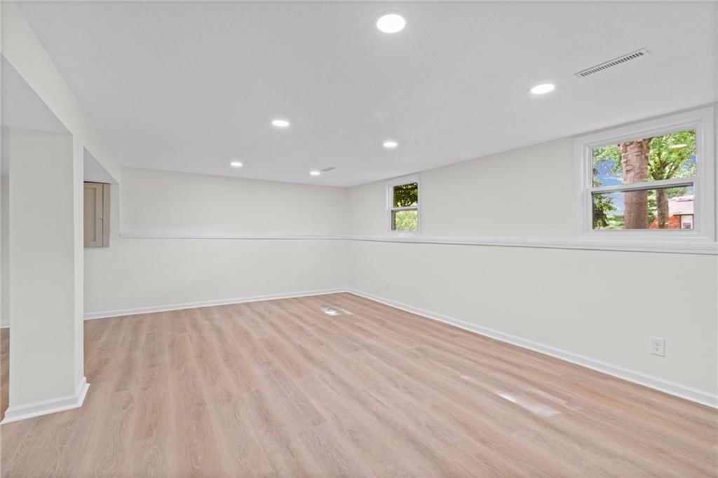 900 Goodrich Drive — photo 23