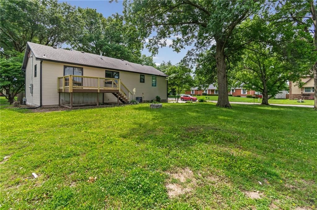 900 Goodrich Drive — photo 29
