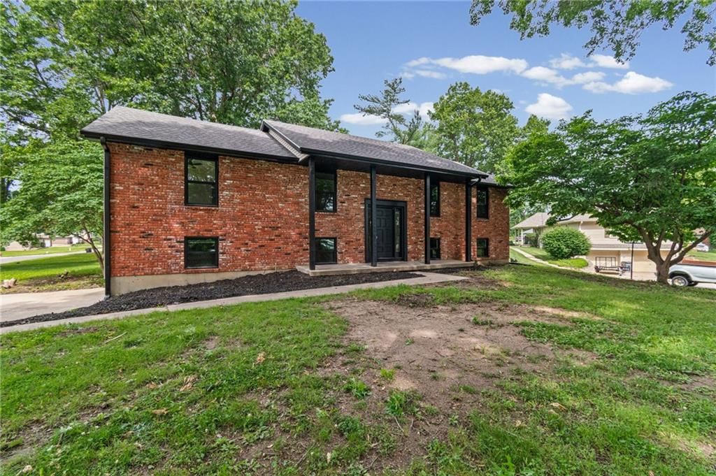 900 Goodrich Drive — photo 31