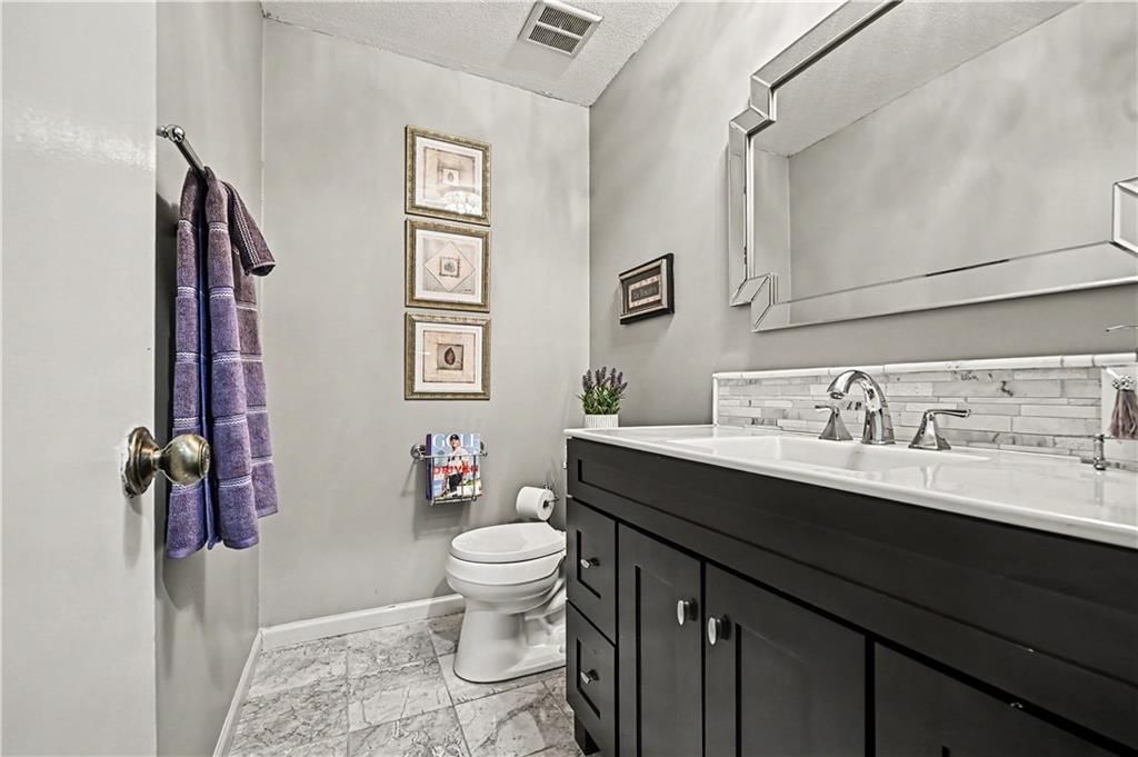 10216 LOCUST Street — photo 12