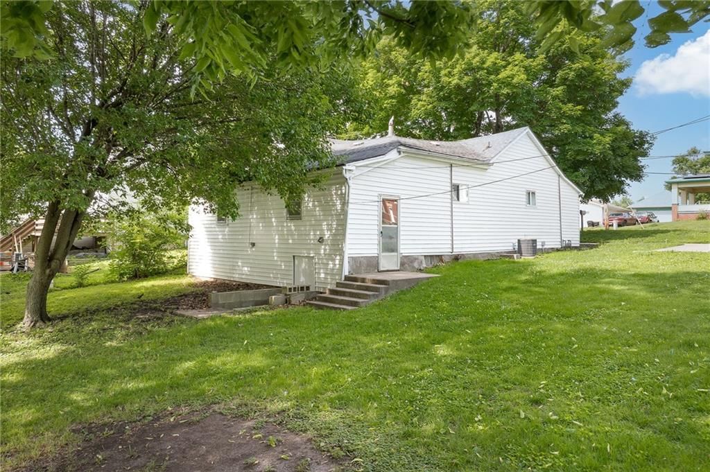 205 S 6th Street — photo 4