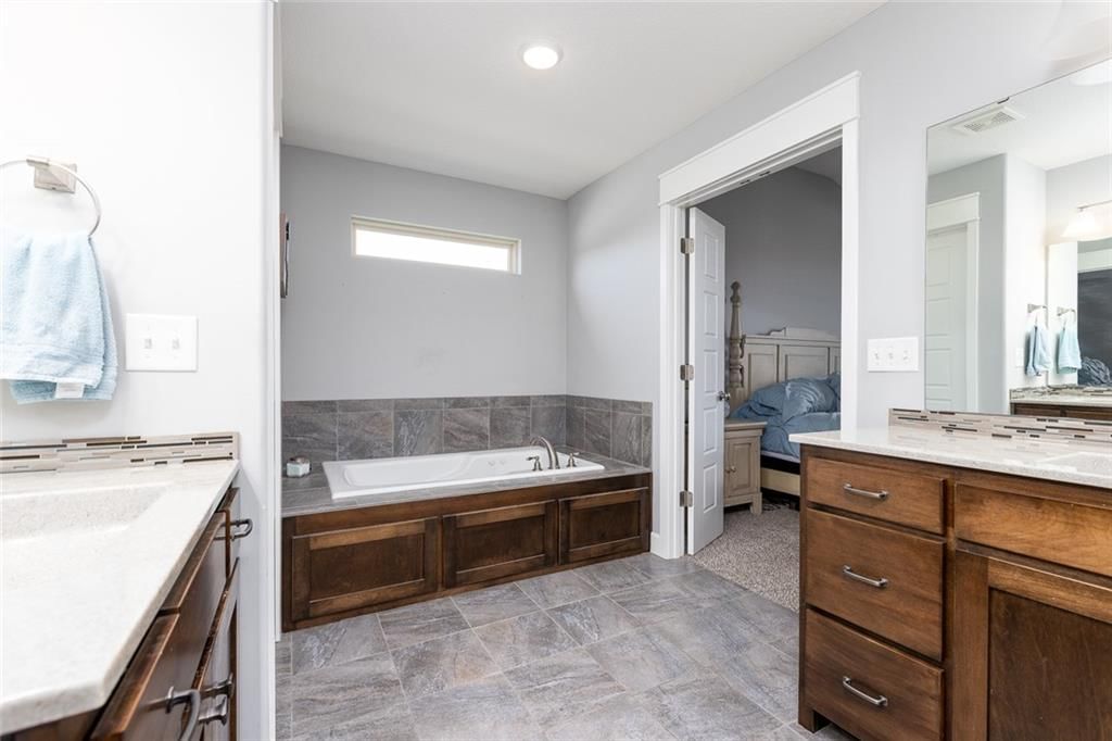 10523 N Randolph Avenue — photo 25