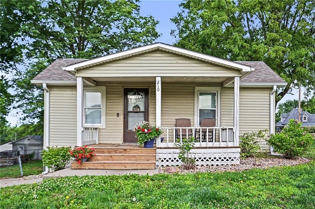 210 Elm Street, Faucett, MO