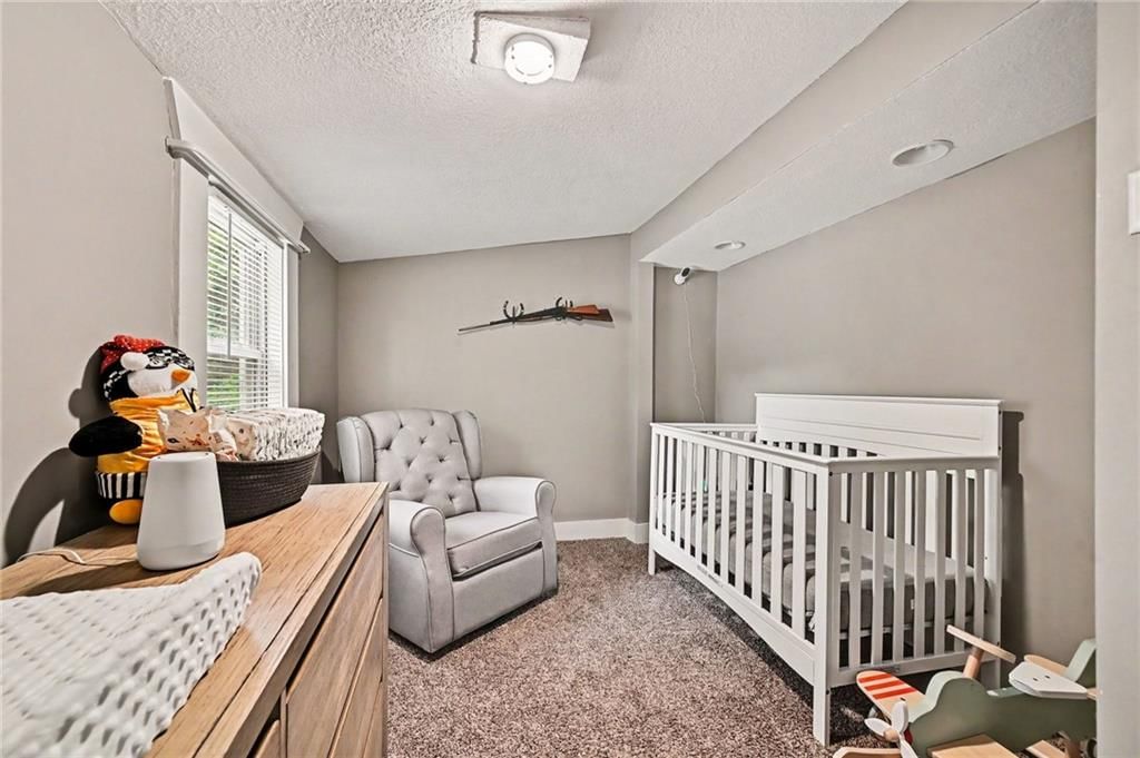 210 Elm Street — photo 15
